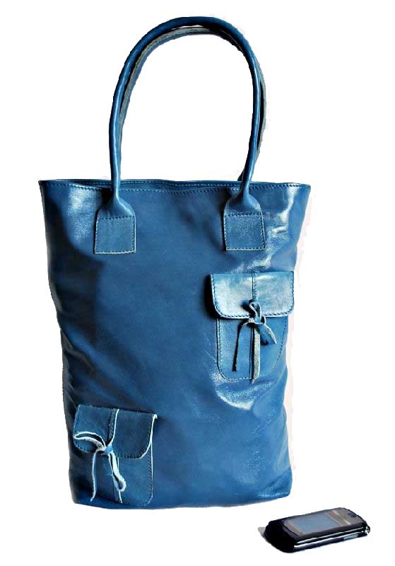 Голубая сумка с кармашками